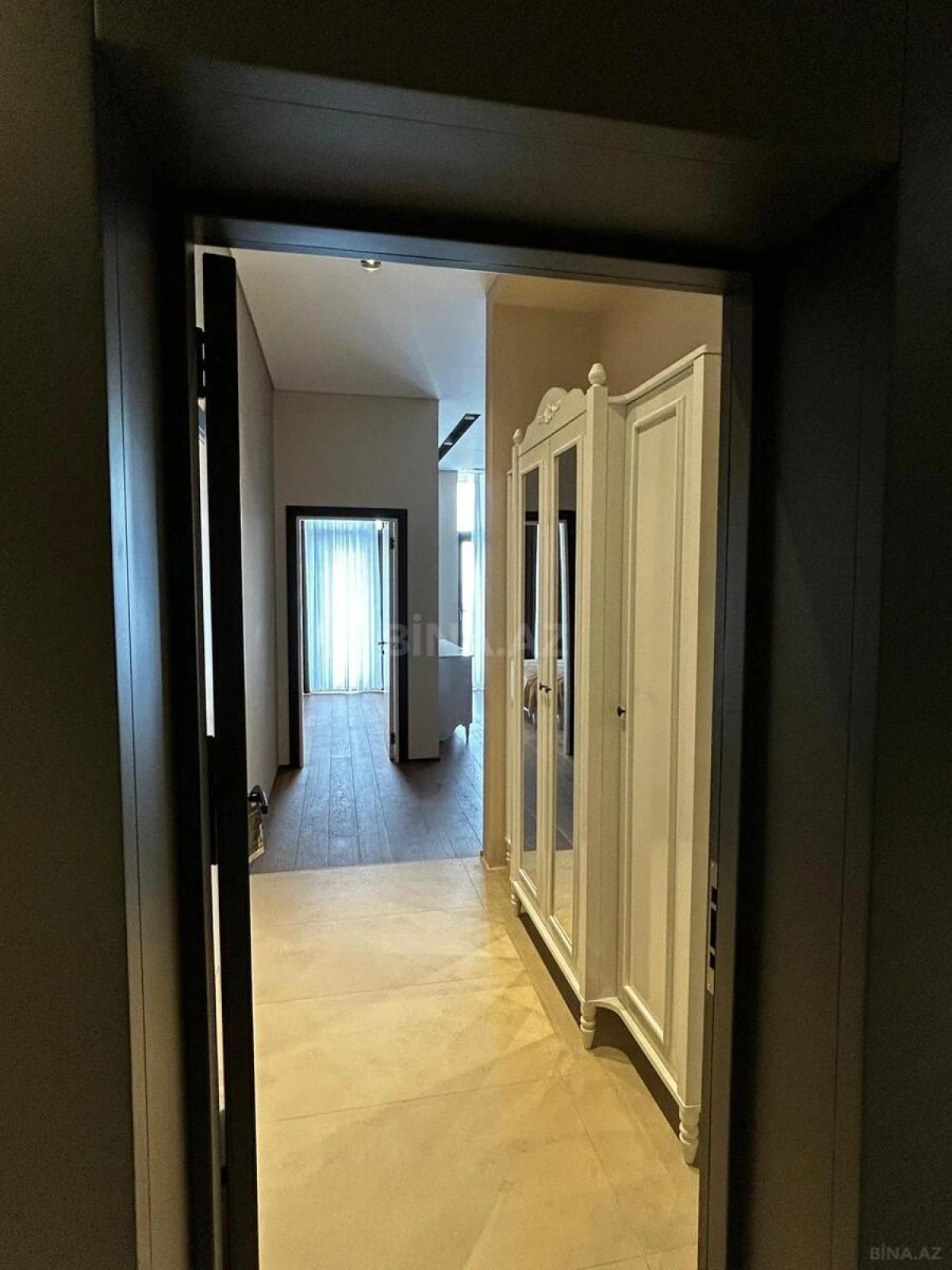 Satılır 2 otaqlı mənzil 76.5 m²