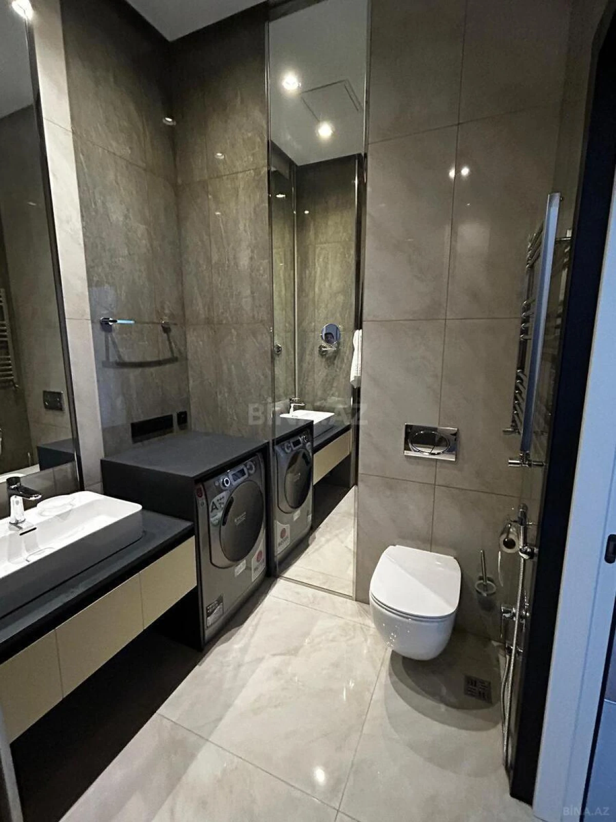 Satılır 2 otaqlı mənzil 76.5 m²