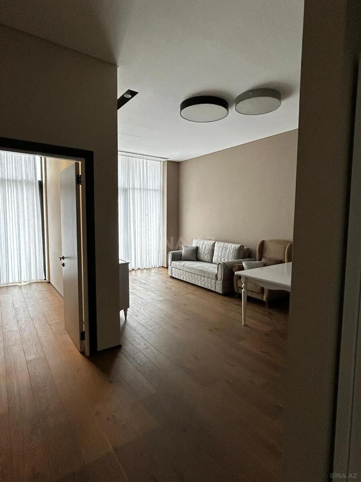Satılır 2 otaqlı mənzil 76.5 m²