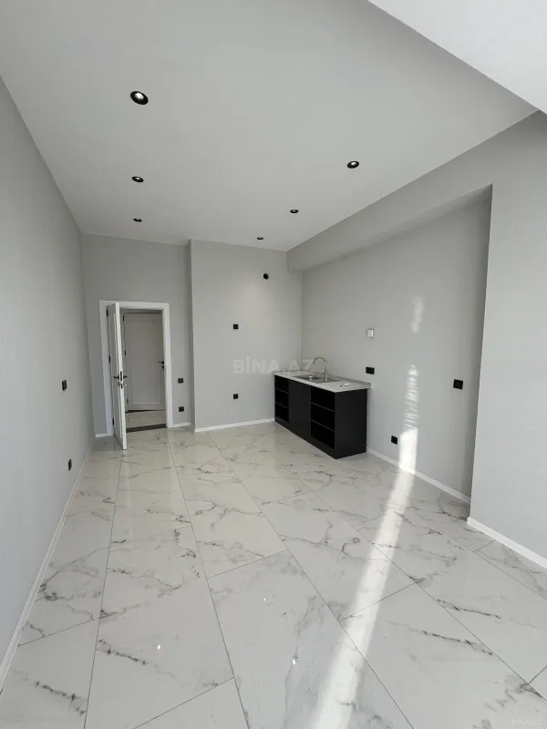 Satılır 4 otaqlı mənzil 172 m²