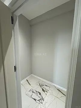 Satılır 4 otaqlı mənzil 172 m²