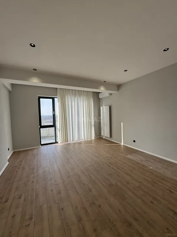 Satılır 4 otaqlı mənzil 172 m²