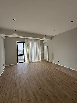 Satılır 4 otaqlı mənzil 172 m²