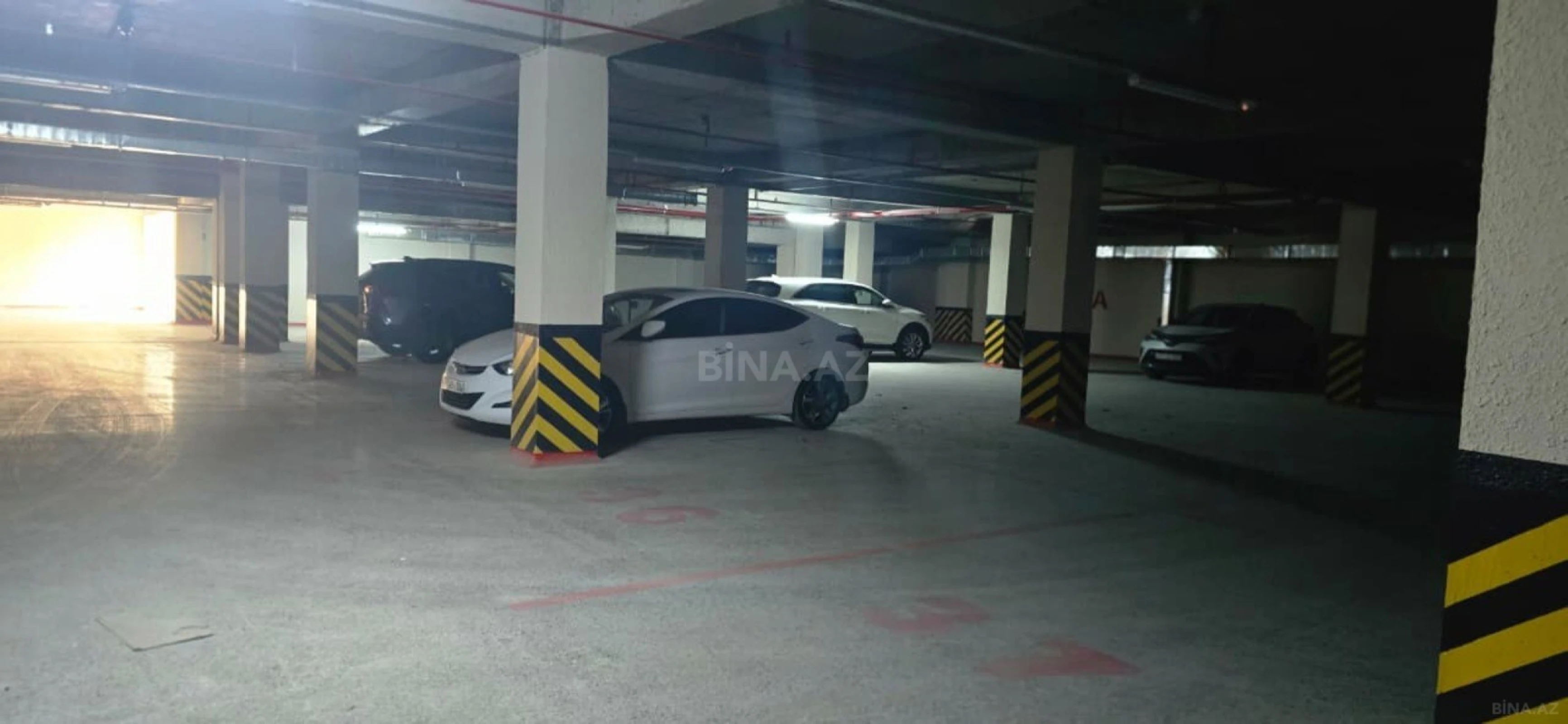 Satılır 4 otaqlı mənzil 220 m²