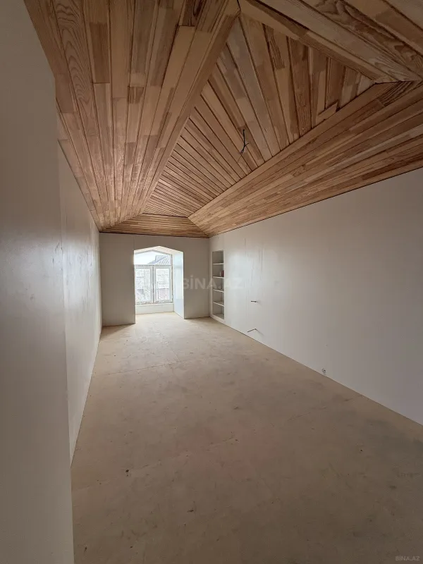 Satılır 10 otaqlı həyət evi 690 m²