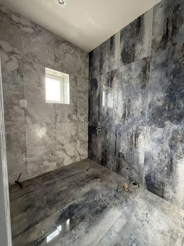 Satılır 10 otaqlı həyət evi 690 m²