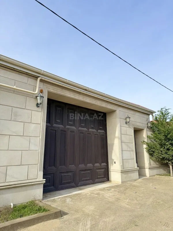 Satılır 10 otaqlı həyət evi 690 m²