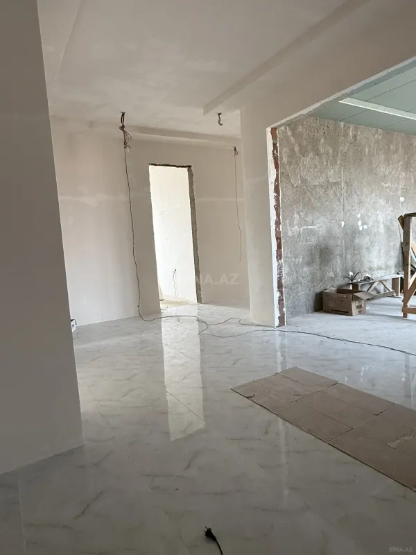 Satılır 10 otaqlı həyət evi 690 m²