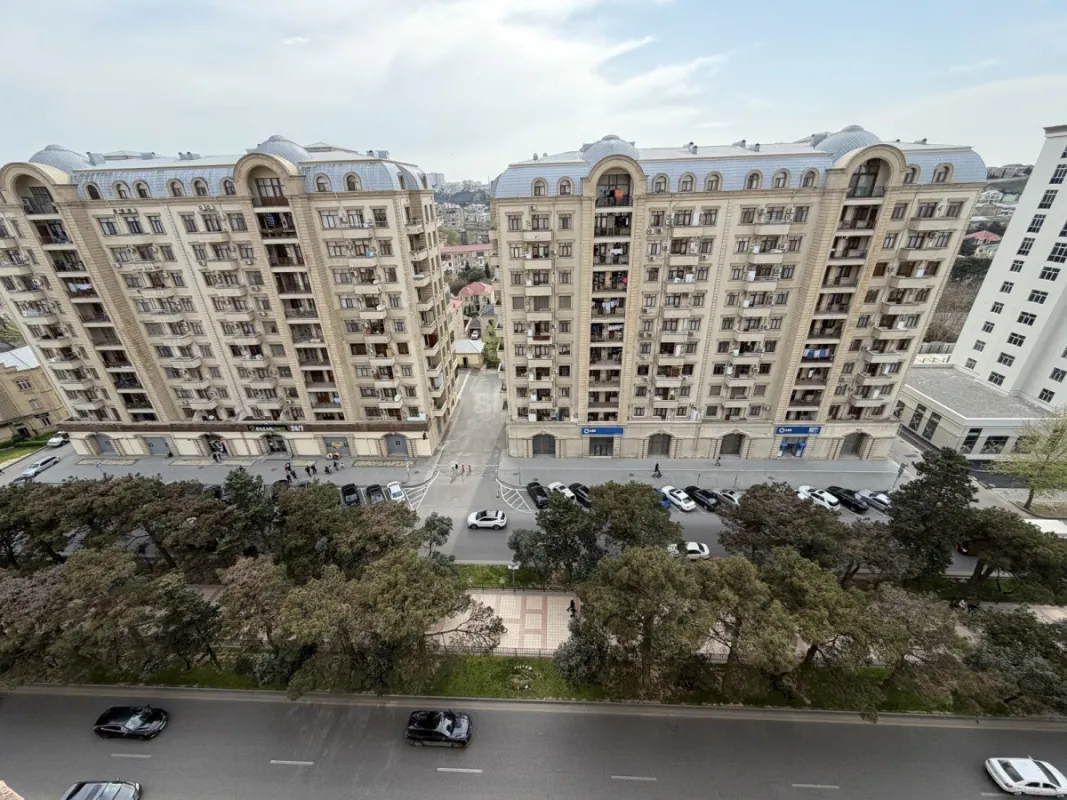 Satılır 3 otaqlı mənzil 105 m²