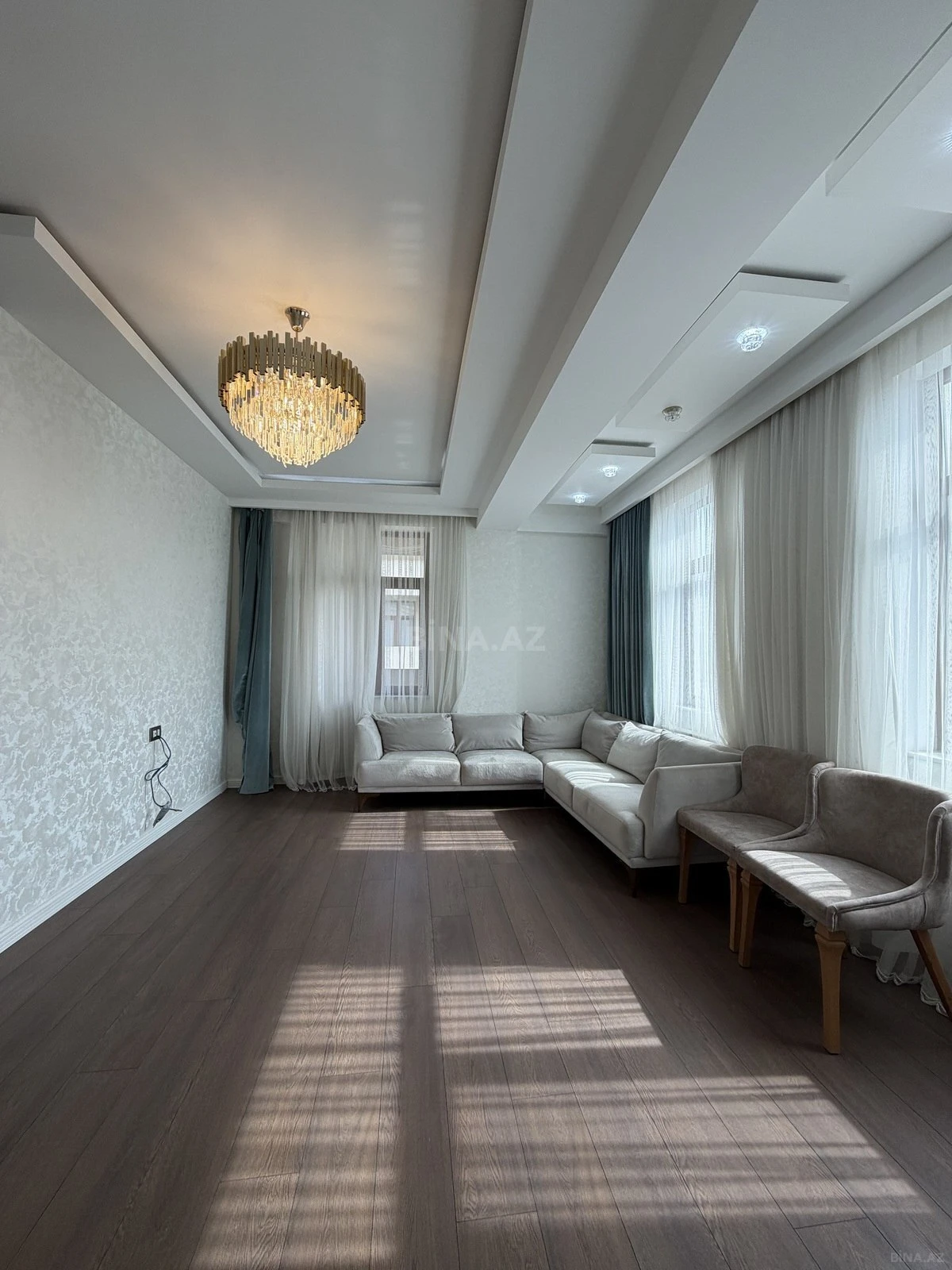 Satılır 3 otaqlı mənzil 105 m²