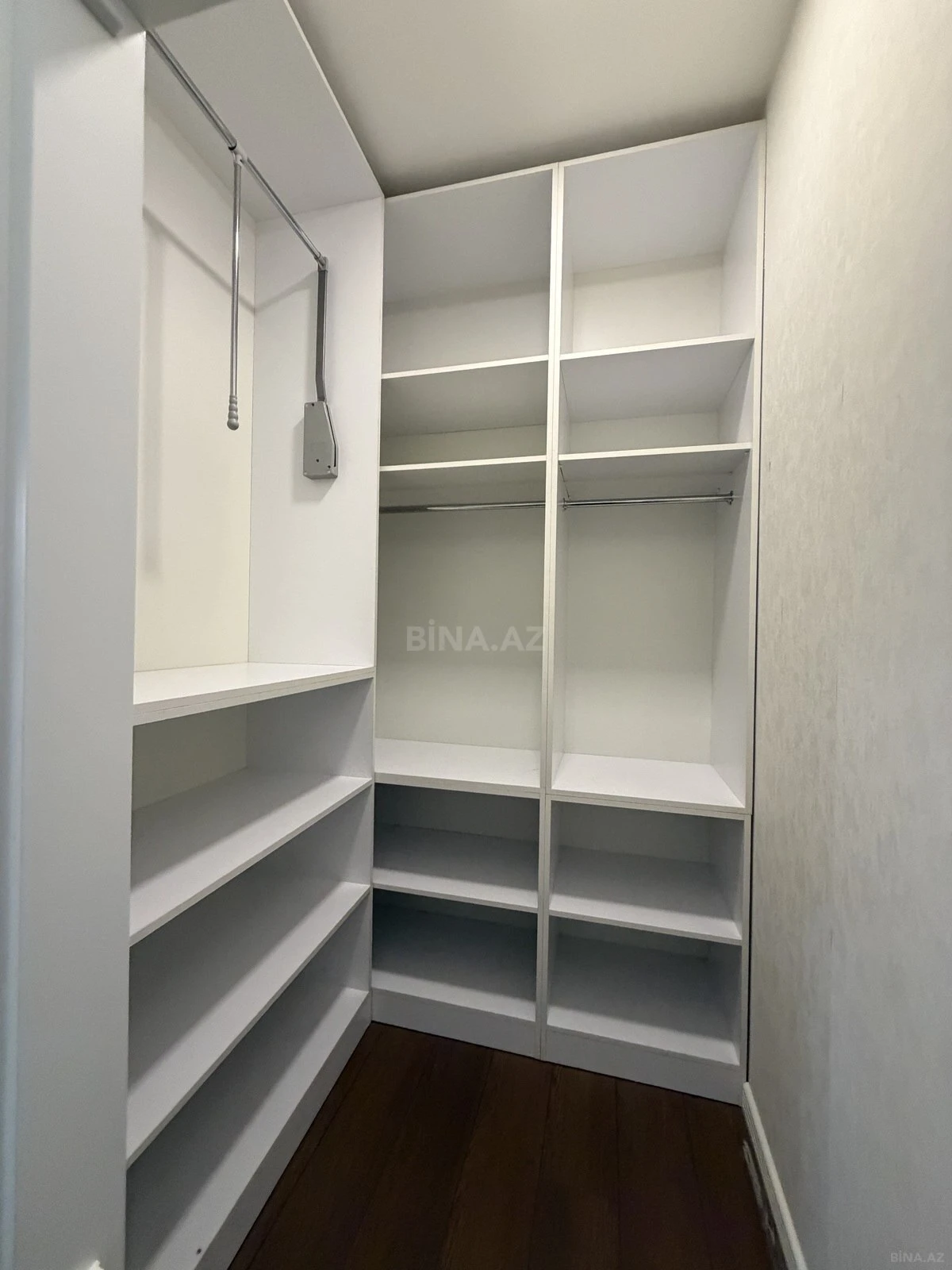 Satılır 3 otaqlı mənzil 105 m²