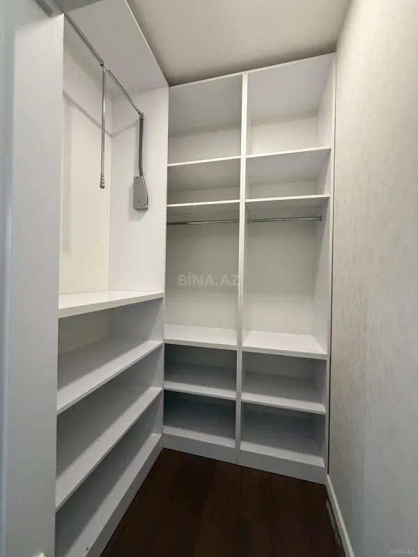 Satılır 3 otaqlı mənzil 105 m²