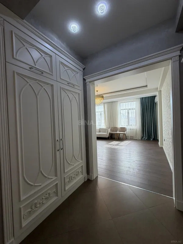 Satılır 3 otaqlı mənzil 105 m²