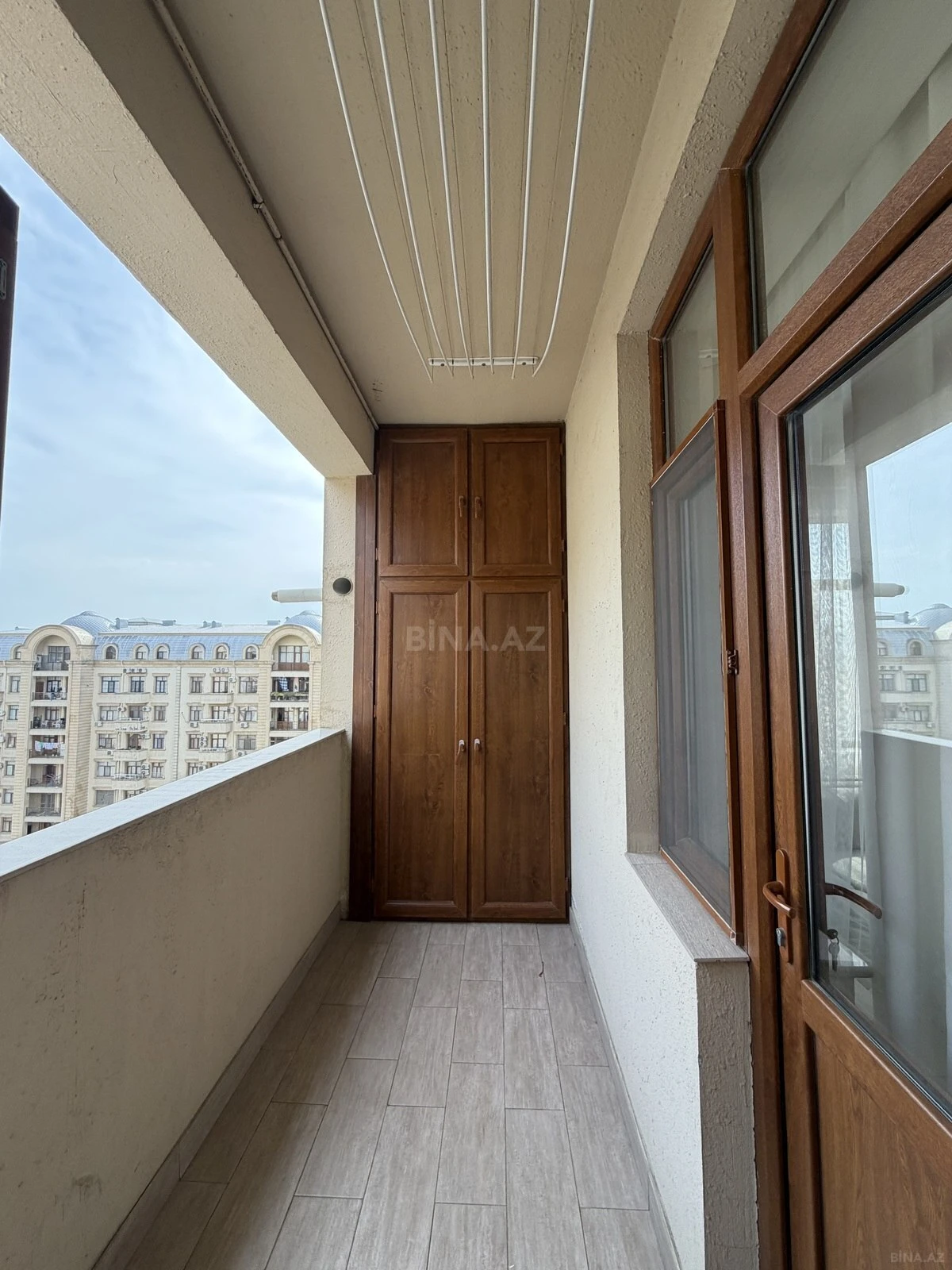 Satılır 3 otaqlı mənzil 105 m²