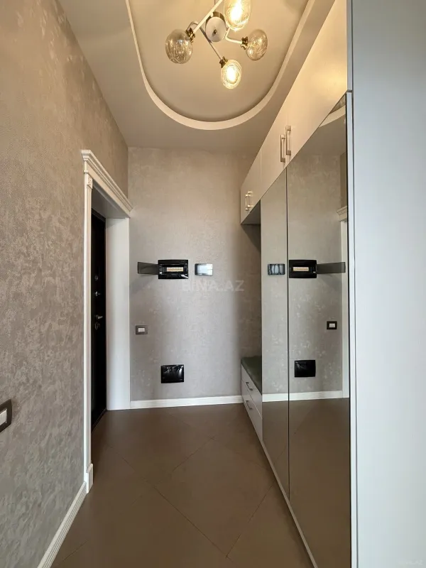 Satılır 3 otaqlı mənzil 105 m²