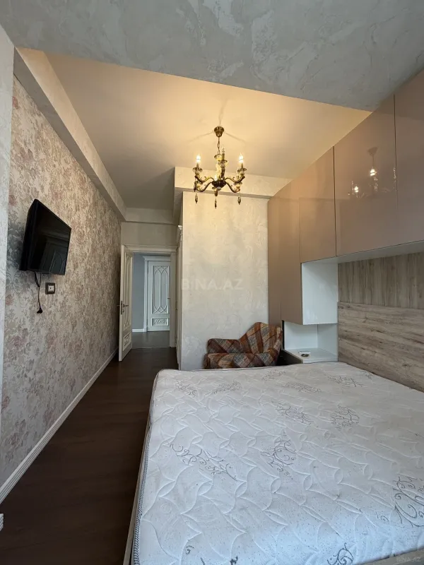 Satılır 3 otaqlı mənzil 105 m²