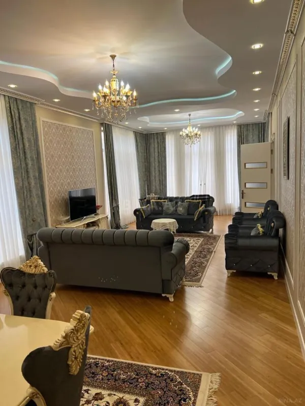 Satılır 9 otaqlı həyət evi 800 m²