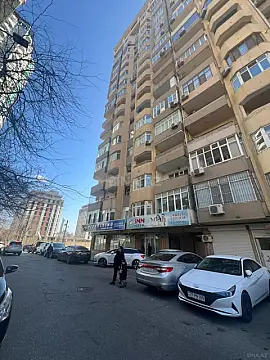 Satılır 4 otaqlı mənzil 191 m²