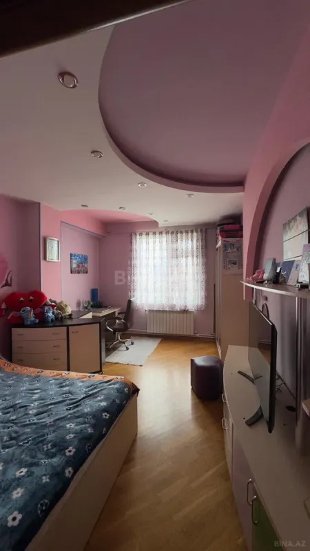 Satılır 4 otaqlı mənzil 191 m²