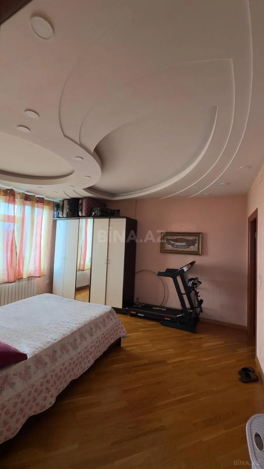 Satılır 4 otaqlı mənzil 191 m²