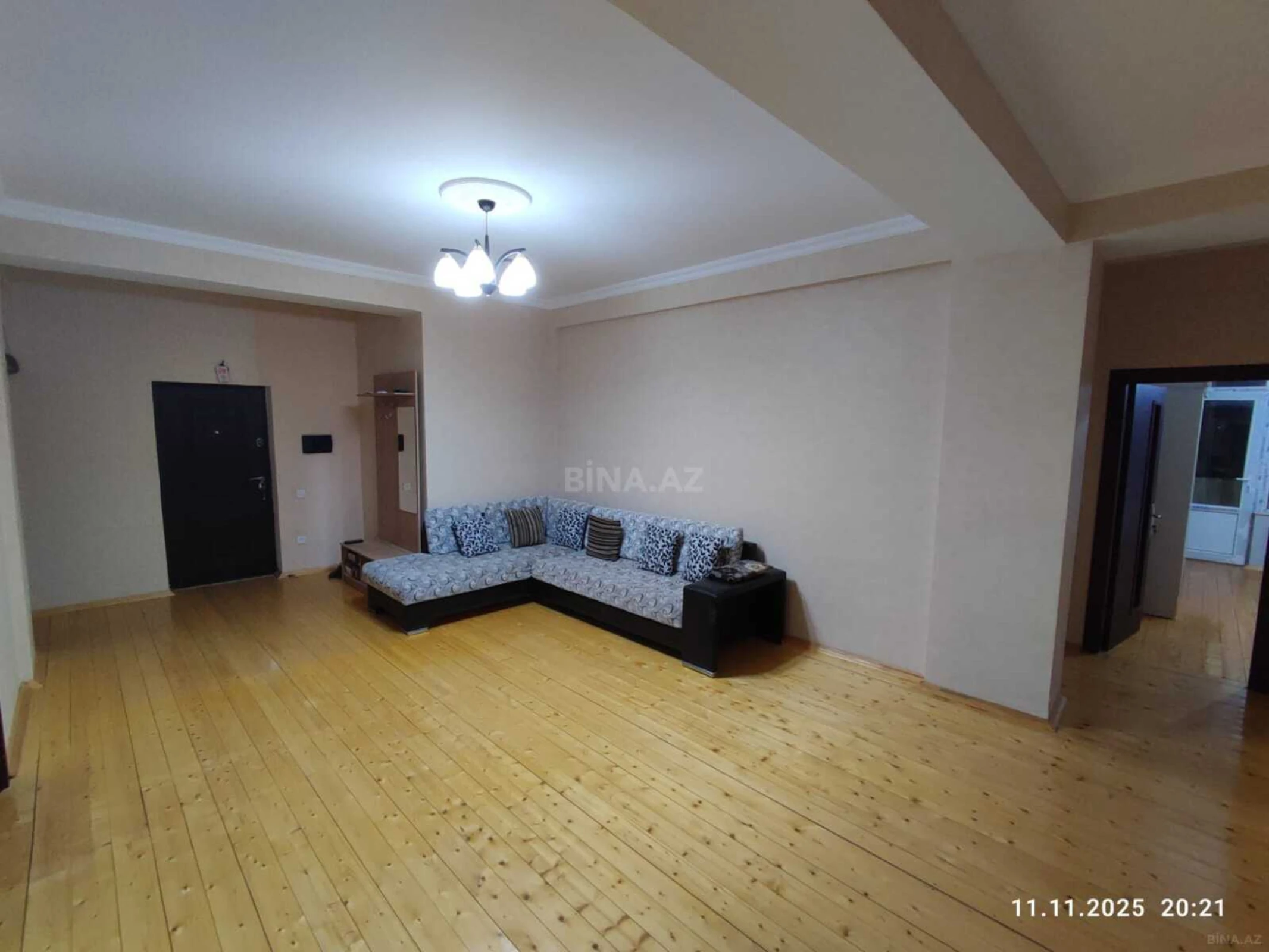 Kirayə verilir 3 otaqlı mənzil 130 m²