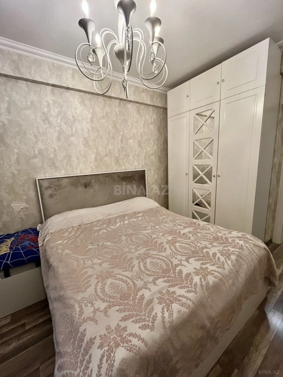 Satılır 2 otaqlı mənzil 80 m²