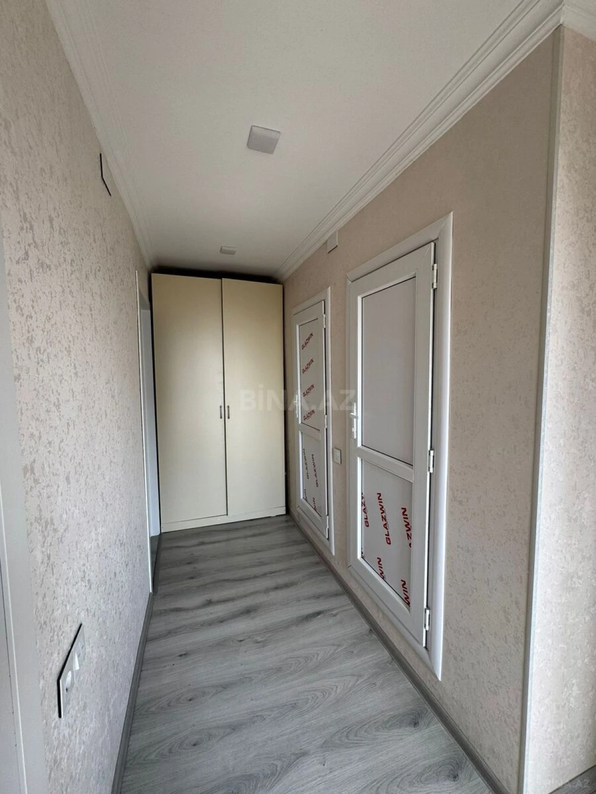 Satılır 2 otaqlı mənzil 65 m²