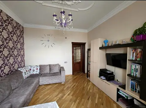 Satılır 5 otaqlı həyət evi 308 m²