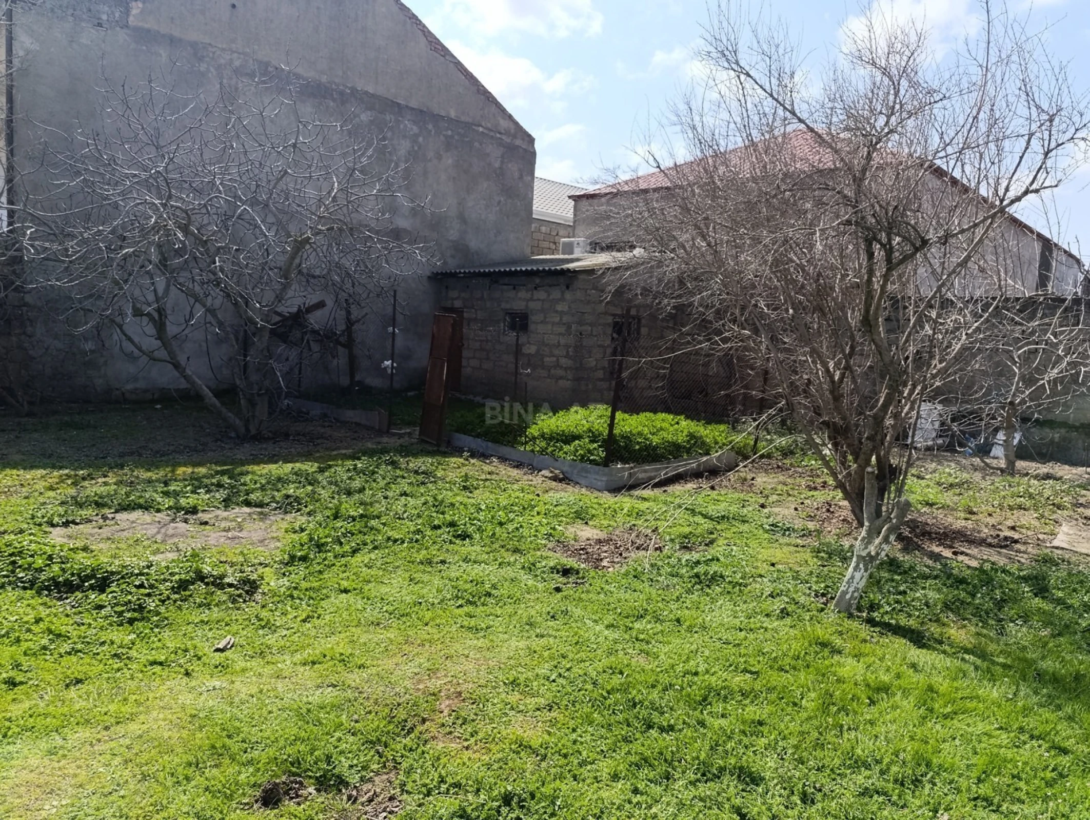 Satılır 4 otaqlı həyət evi 80 m²