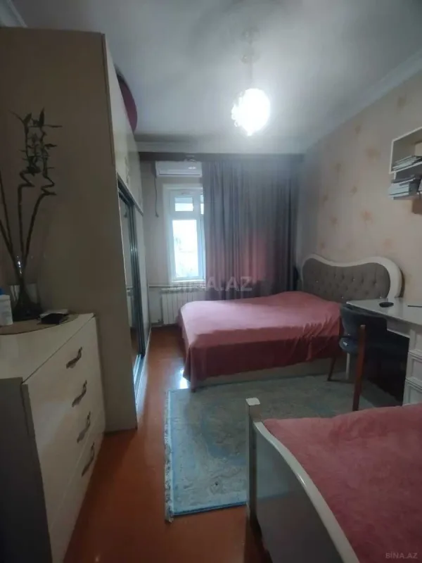 Satılır 4 otaqlı mənzil 110 m²