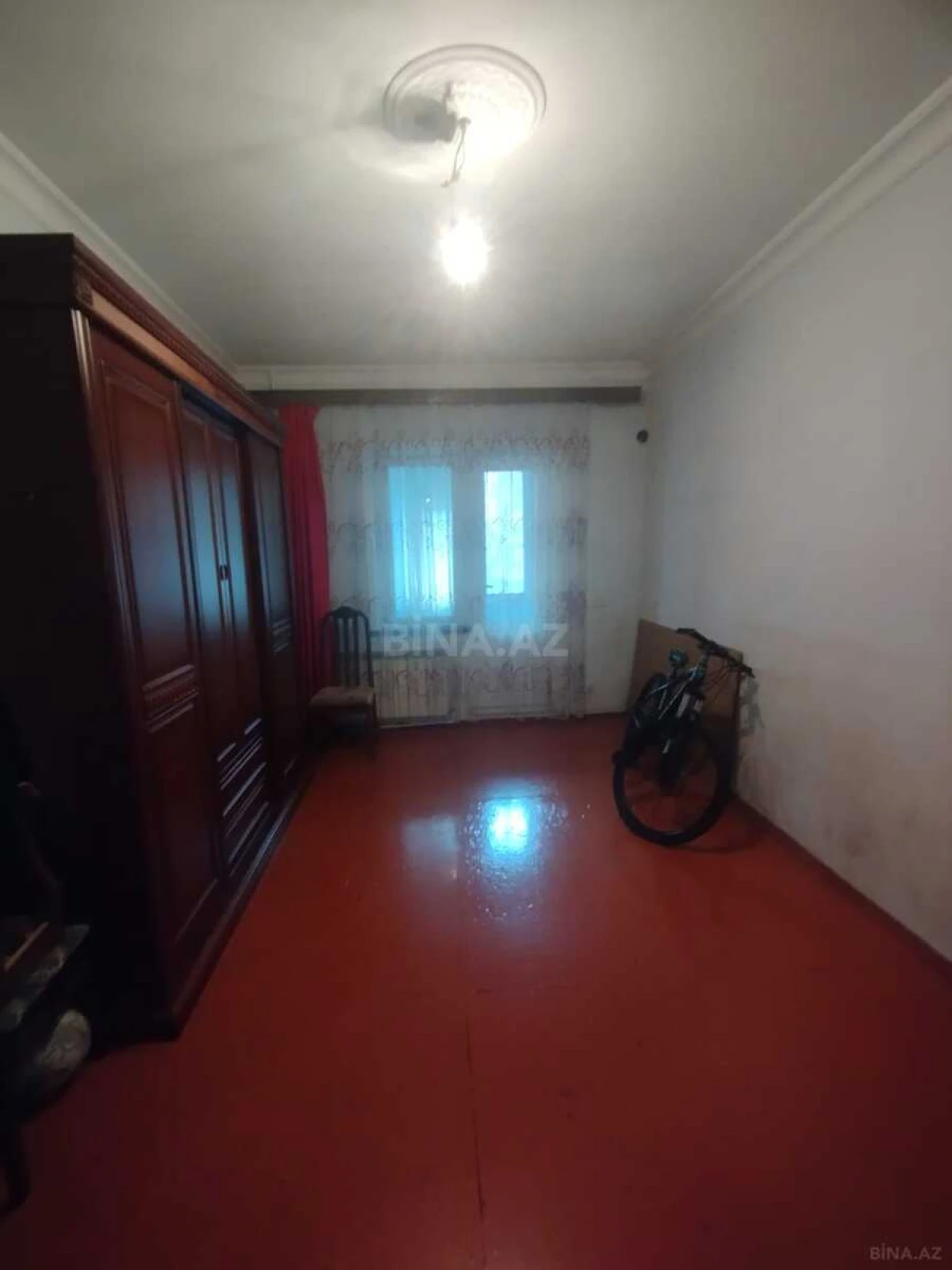 Satılır 4 otaqlı mənzil 110 m²