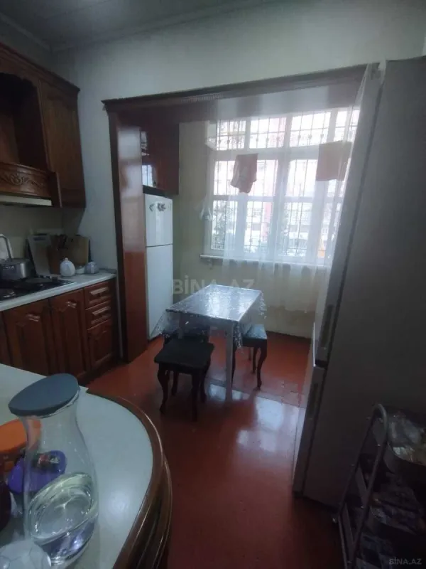 Satılır 4 otaqlı mənzil 110 m²
