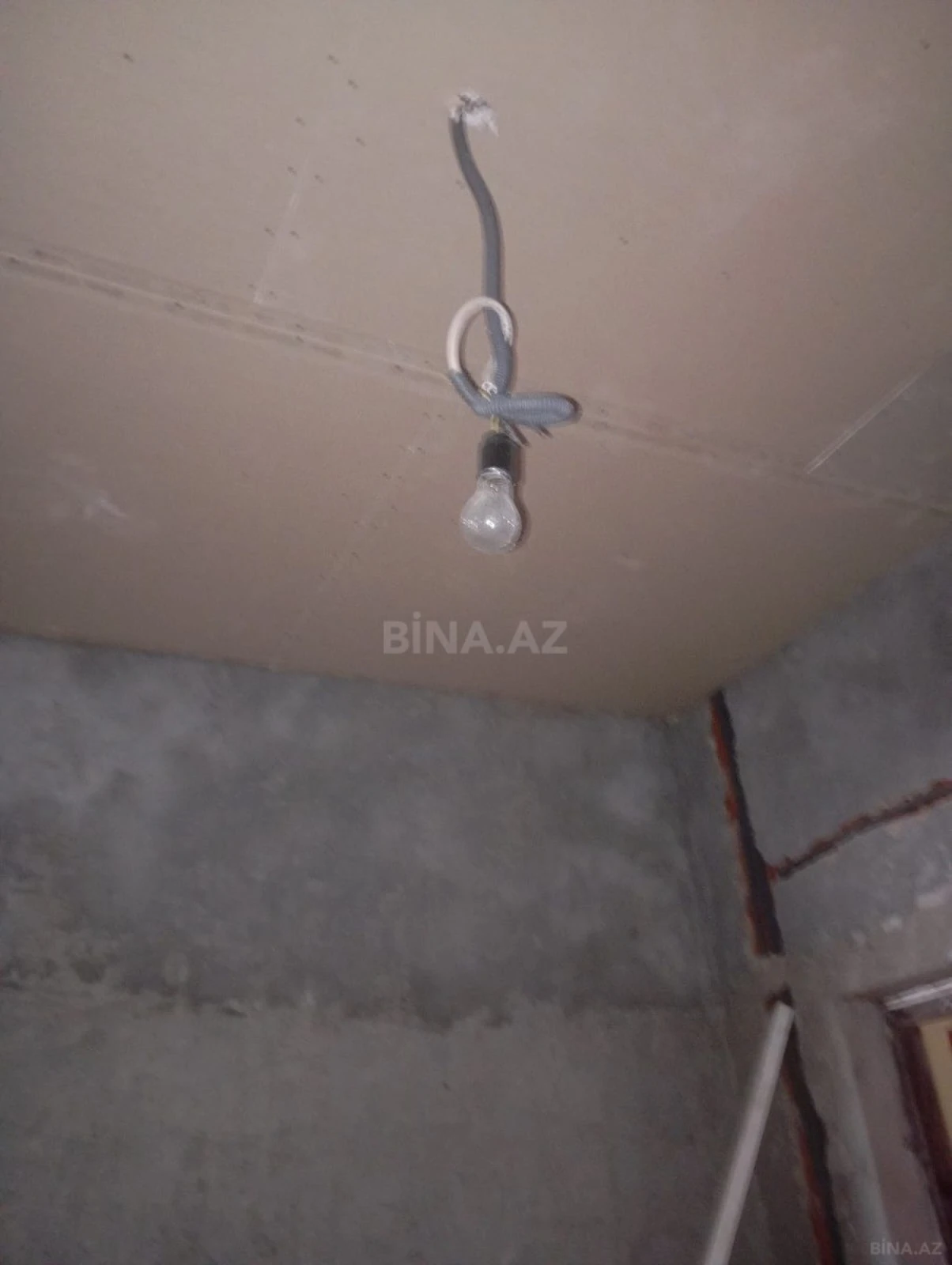 Satılır 3 otaqlı mənzil 103 m²