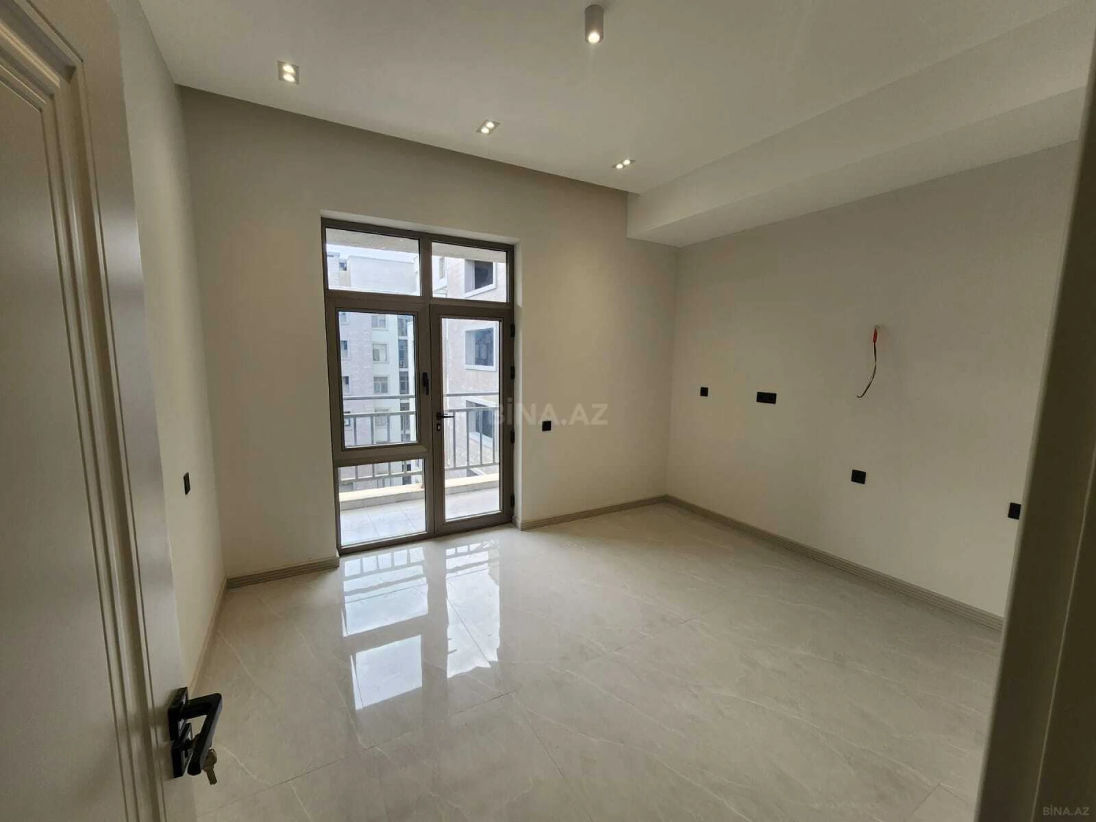 Kirayə verilir 6 otaqlı ofis 260 m²