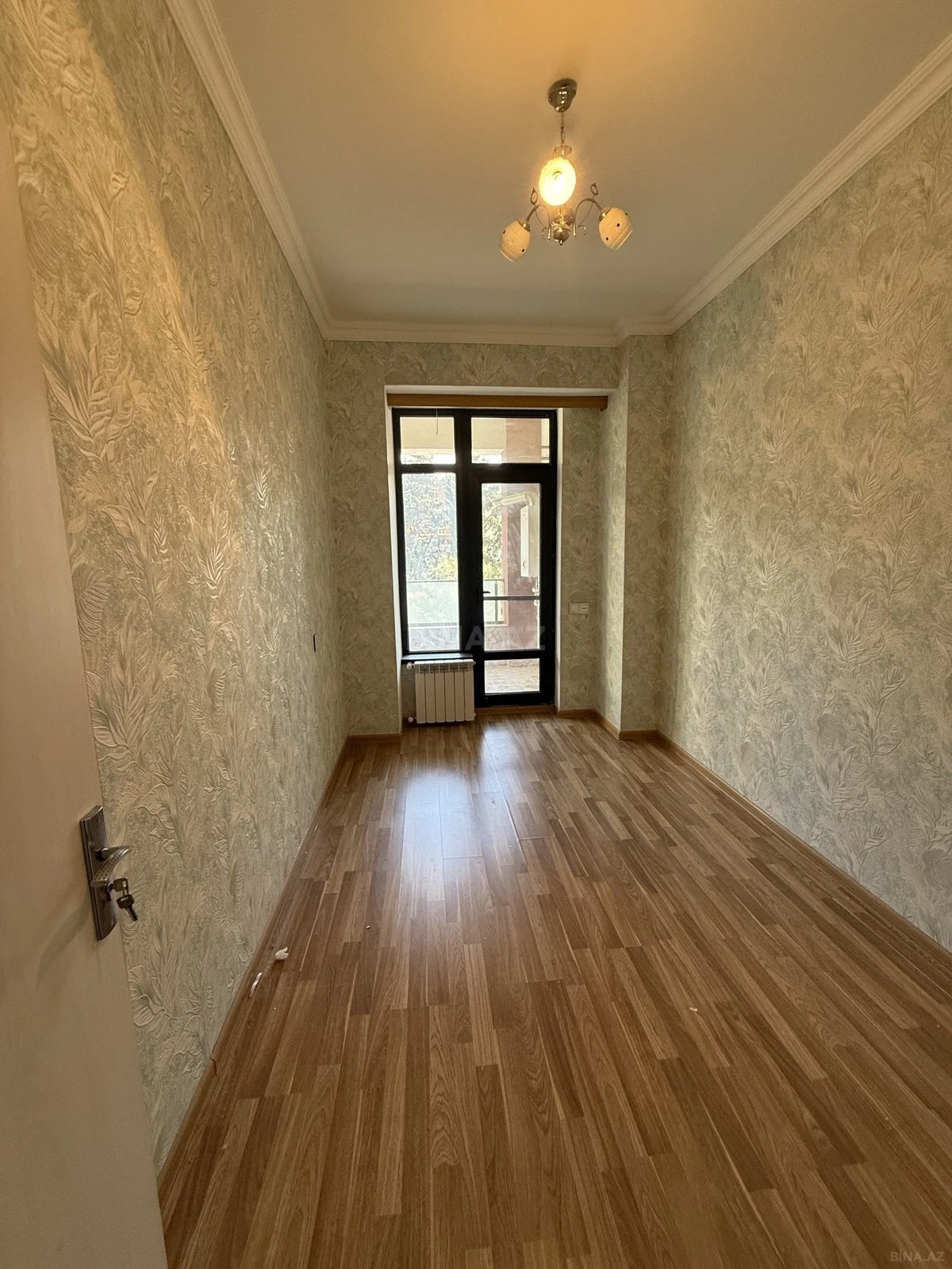 Satılır 3 otaqlı mənzil 120 m²