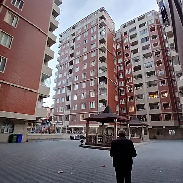Satılır 2 otaqlı mənzil 65 m² — Bakı, Memar Əcəmi yanı 2 otaq 65.00 m²