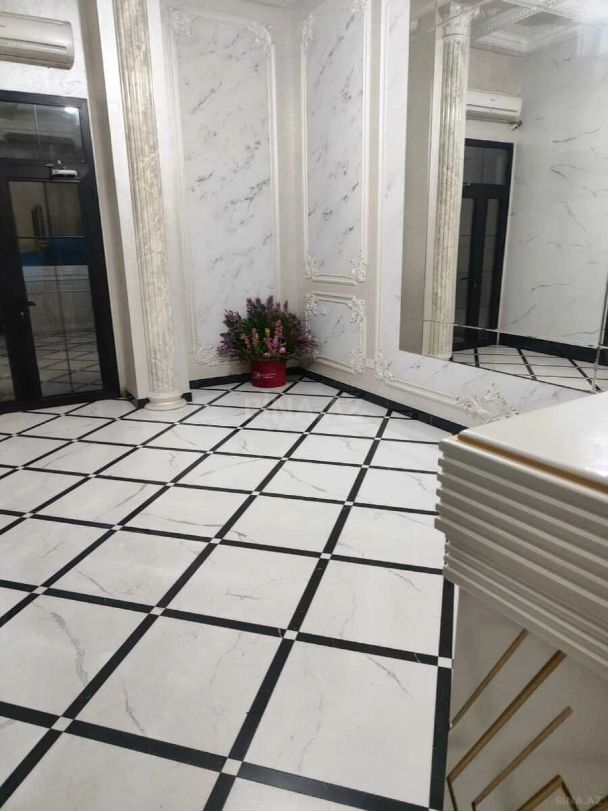 Satılır 2 otaqlı mənzil 91 m²