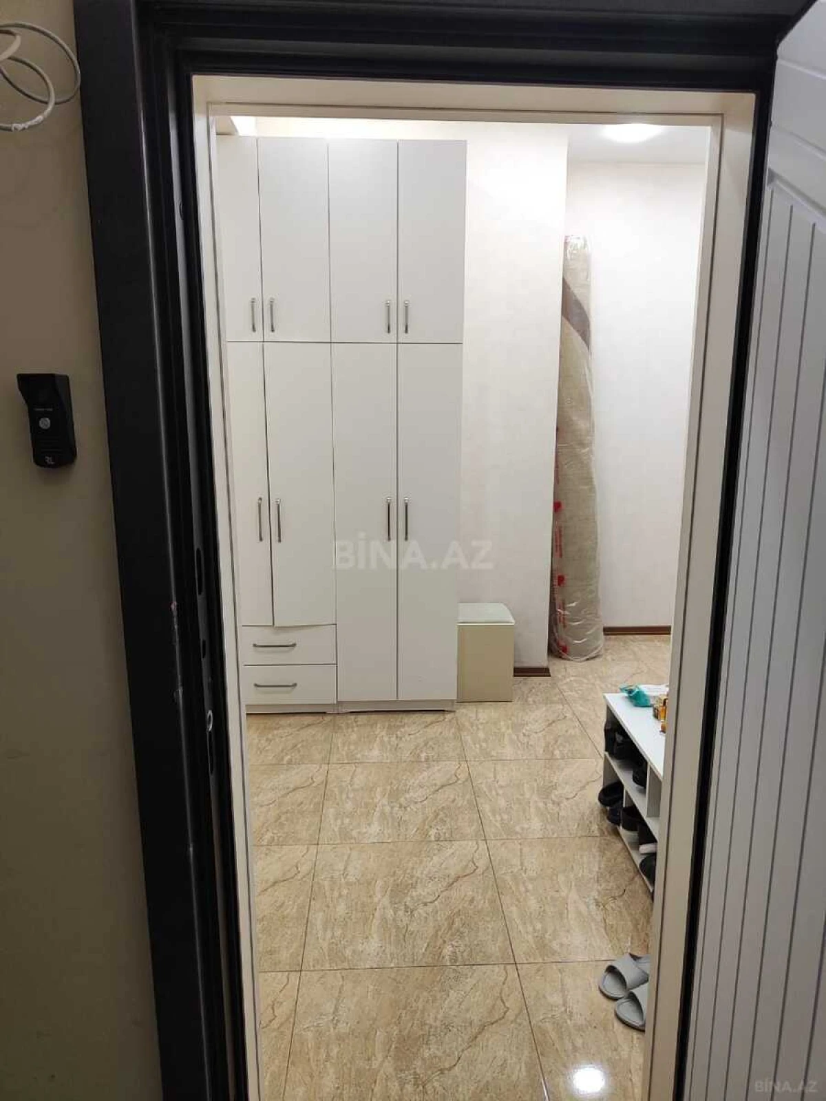 Satılır 2 otaqlı mənzil 91 m²
