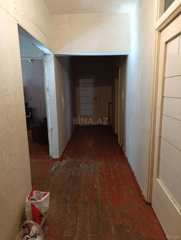 Satılır 5 otaqlı mənzil 130 m²