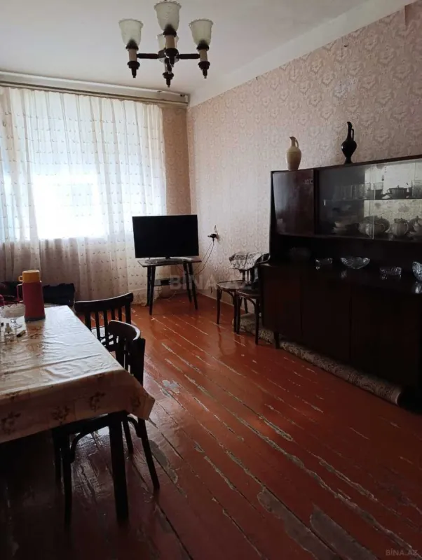 Satılır 5 otaqlı mənzil 130 m²