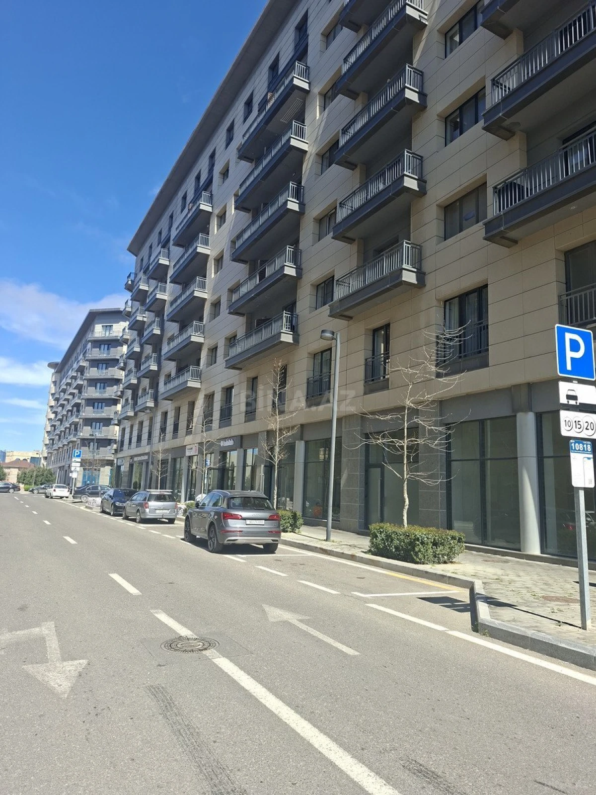 Satılır 4 otaqlı mənzil 150 m²