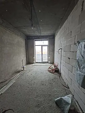 Satılır 4 otaqlı mənzil 150 m²