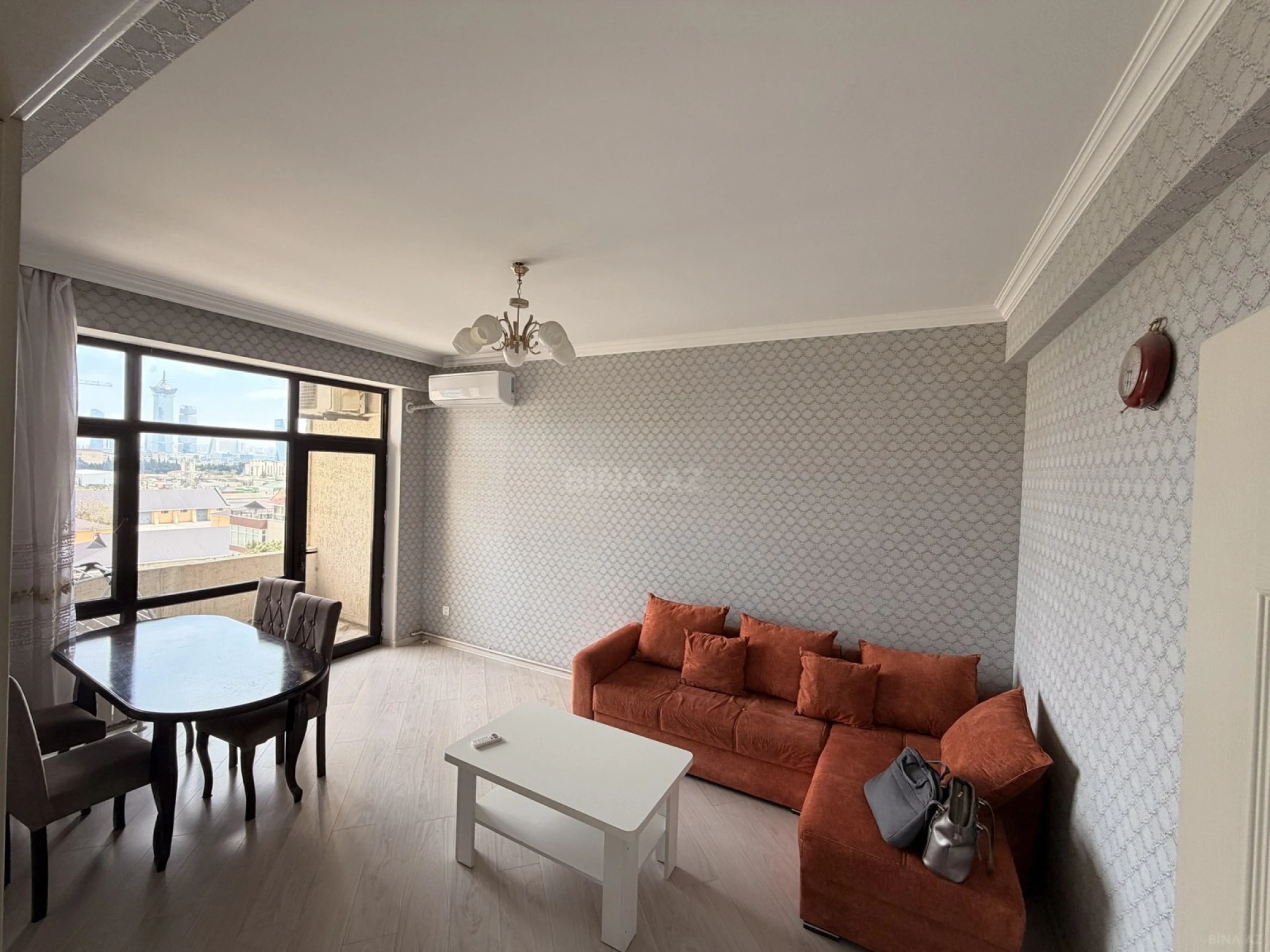 Kirayə verilir 2 otaqlı mənzil 60 m²