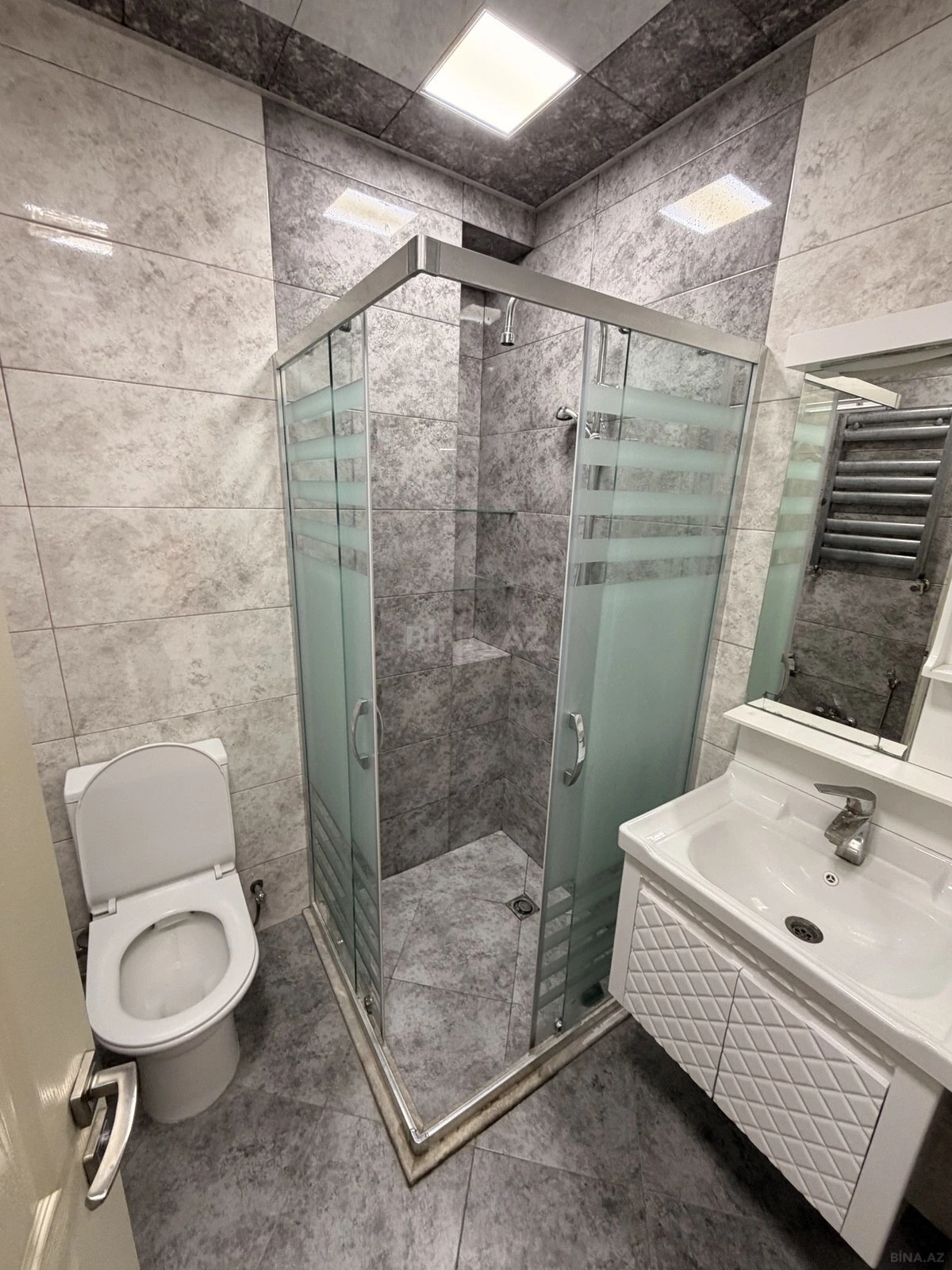 Kirayə verilir 2 otaqlı mənzil 60 m²