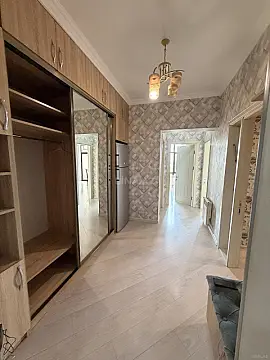 Kirayə verilir 2 otaqlı mənzil 60 m²