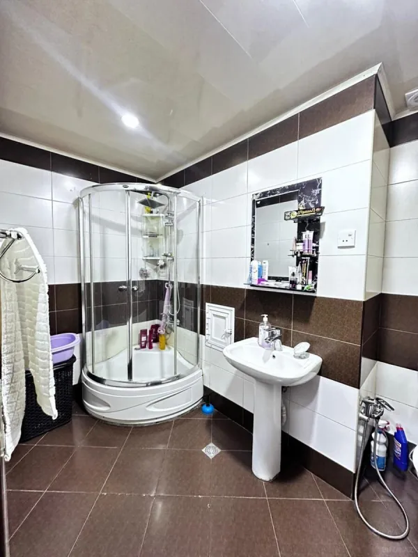 Satılır 2 otaqlı mənzil 70 m²