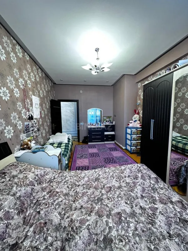 Satılır 2 otaqlı mənzil 70 m²
