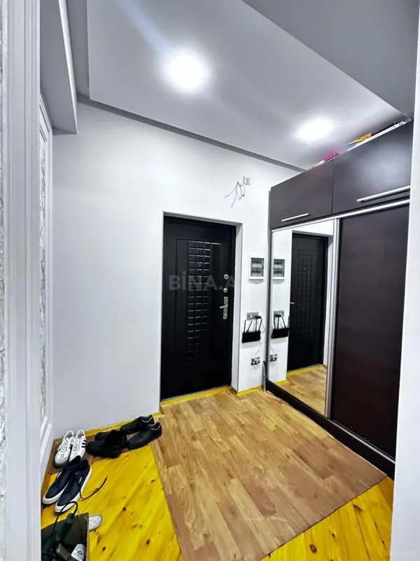Satılır 2 otaqlı mənzil 70 m²