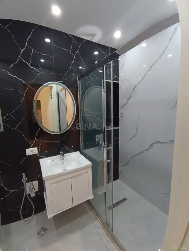 Satılır 2 otaqlı mənzil 83 m²