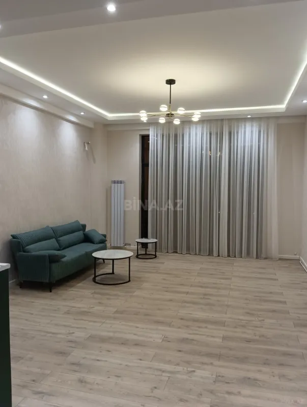 Satılır 2 otaqlı mənzil 83 m²